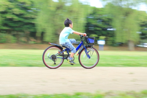 男の子　自転車