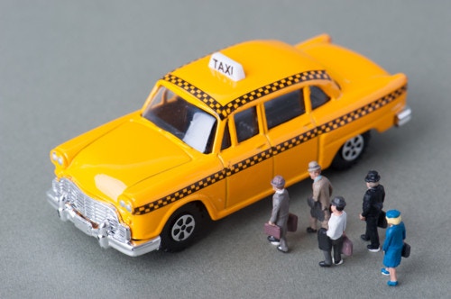 タクシー　女性