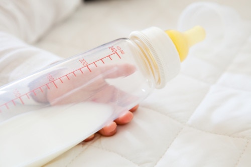 生後2か月 1か月 3か月 の授乳間隔は 母乳 混合 完全ミルク別に解説 ママリ