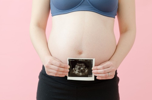 医療監修 妊娠32週目は胎児の肺機能が完成間近 母乳が出始める妊婦もいます ママリ