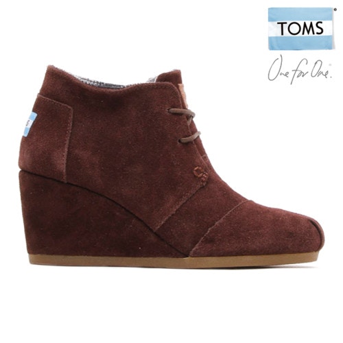 TOMS Women's Desert Wedges (Chocolate Suede Suede)