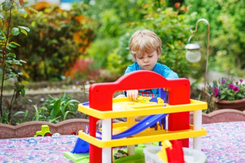 3歳の男の子の誕生日やクリスマスに贈りたいプレゼント おすすめ商品6選 ママリ 3歳の男の子の誕生日やクリスマスに贈りたいプレゼント おすすめ商品6選 ママリ