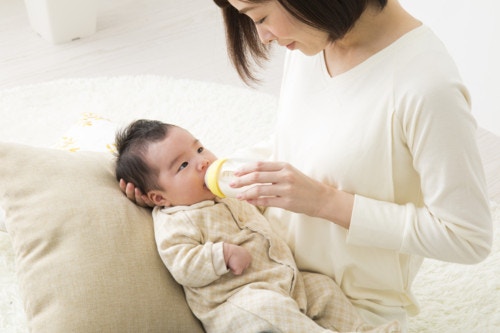 便利グッズを使えばミルク育児が楽になる おすすめアイテムをご紹介 ママリ 便利グッズを使えばミルク育児が楽になる おすすめアイテムをご紹介 ママリ