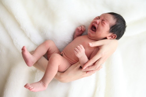 生後1ヶ月の赤ちゃんの成長の様子と子育ての知識 ママリ