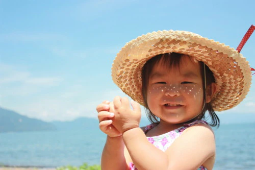 2ページ目 夏は特に気をつけたい 赤ちゃんの脱水症状の見極め方と対策 ママリ