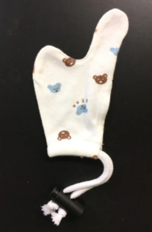 赤ちゃん 子供が指しゃぶりをするのはなぜ 理由と対処法はこれ ママリ