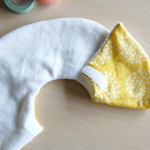 初めてでも簡単に作れちゃう ママの愛情がいっぱいこもった 手縫いスタイ キット6選 ママリ