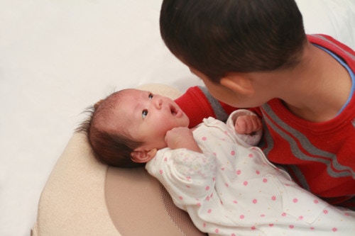 女の子は甘い 男の子はおやじっぽい 赤ちゃんの匂いに関する体験談 ママリ