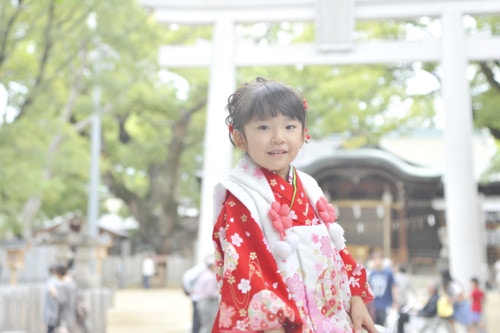 女の子の七五三は3歳と7歳 レンタルも可能なおすすめ着物をそれぞれ紹介します ママリ 女の子の七五三は3歳と7歳 レンタルも可能なおすすめ着物をそれぞれ紹介します ママリ