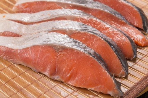 離乳食期の魚はいつから 離乳食初期 中期 後期で食べられる魚のレシピご紹介 ママリ