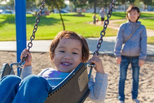 1人遊びの時間も少しずつ増えてくる 1歳 2歳の赤ちゃん と過ごす1日のスケジュール ママリ 1人遊びの時間も少しずつ増えてくる 1歳 2歳の赤ちゃん と過ごす1日のスケジュール ママリ
