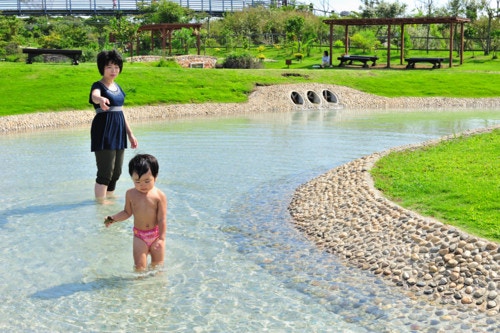 じゃぶじゃぶ池