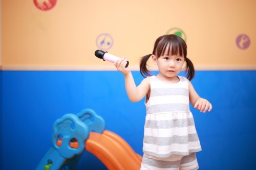 2ページ目 1歳半のわが子は落ち着きがない 対処法は 専門家への相談はすべき ママリ 2ページ目 1歳半のわが子は落ち着きがない 対処法は 専門家への相談はすべき ママリ