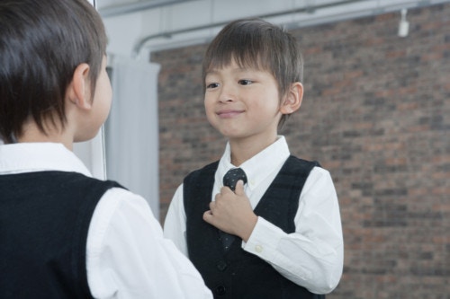 子連れ結婚式はどのように参列する 先輩ママに聞いたご祝儀と子供の服装 ママリ 子連れ結婚式はどのように参列する 先輩ママに聞いたご祝儀と子供の服装 ママリ