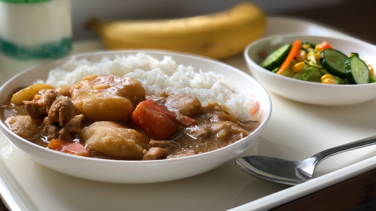 給食　カレー