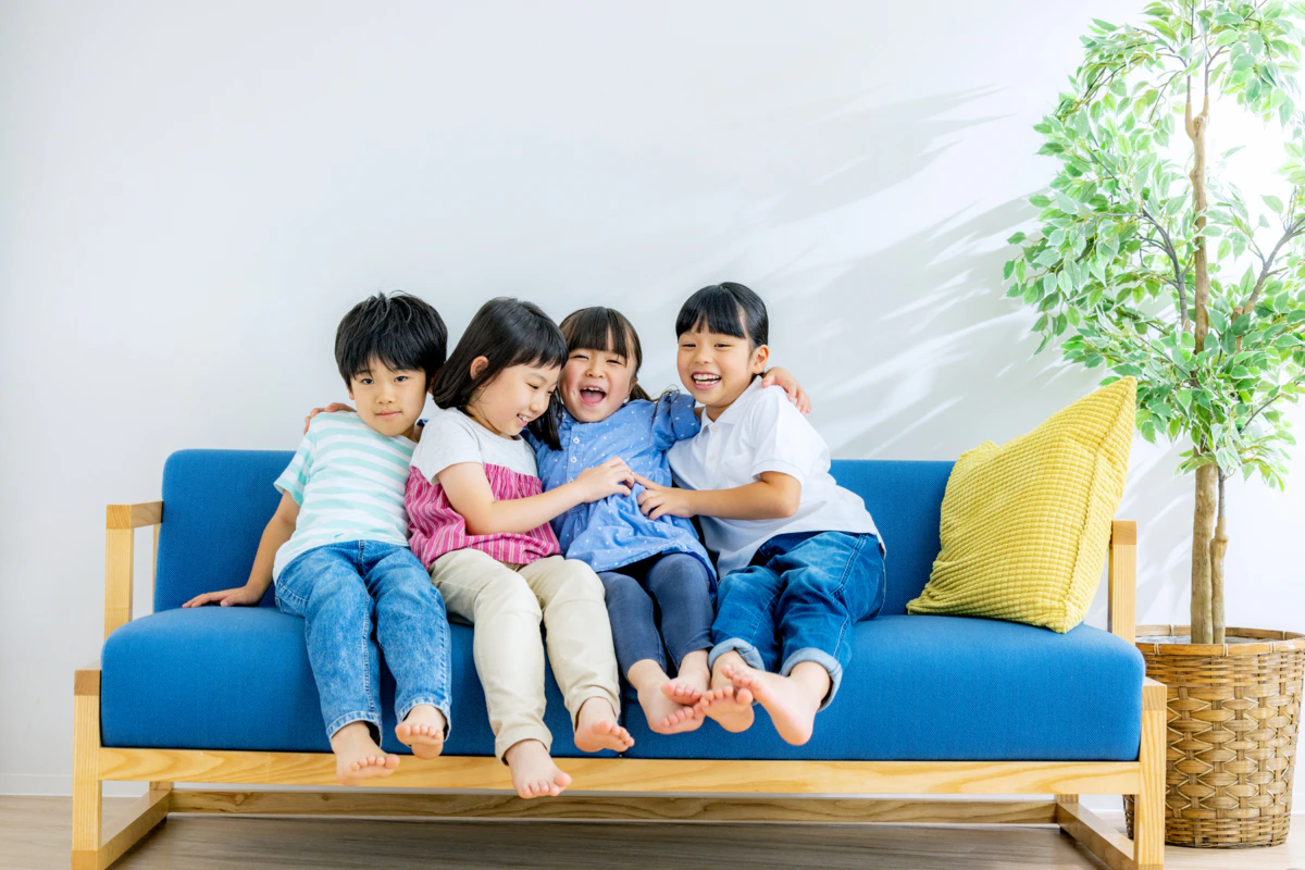 友達　家　小学生　