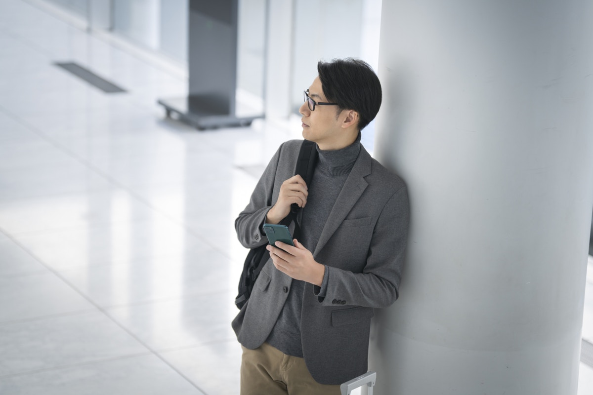 駅　待ち合わせ　男性