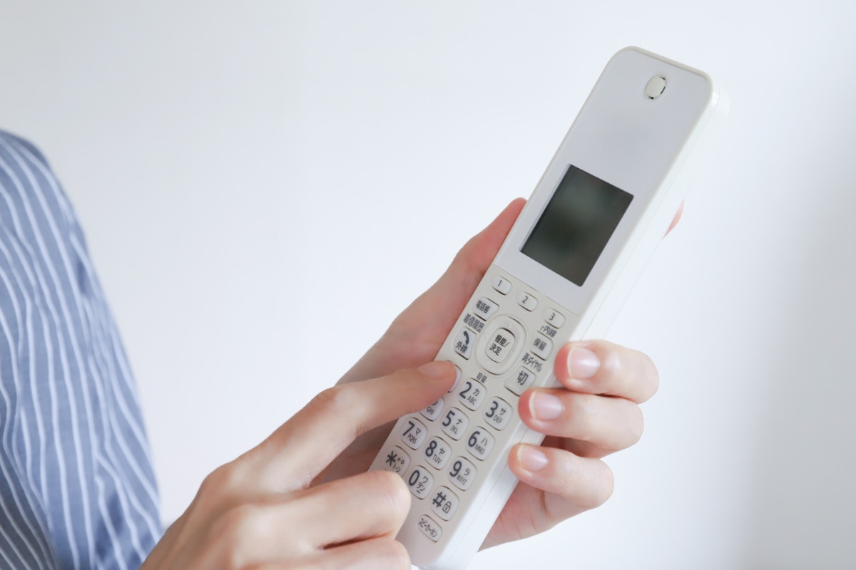 電話　手元
