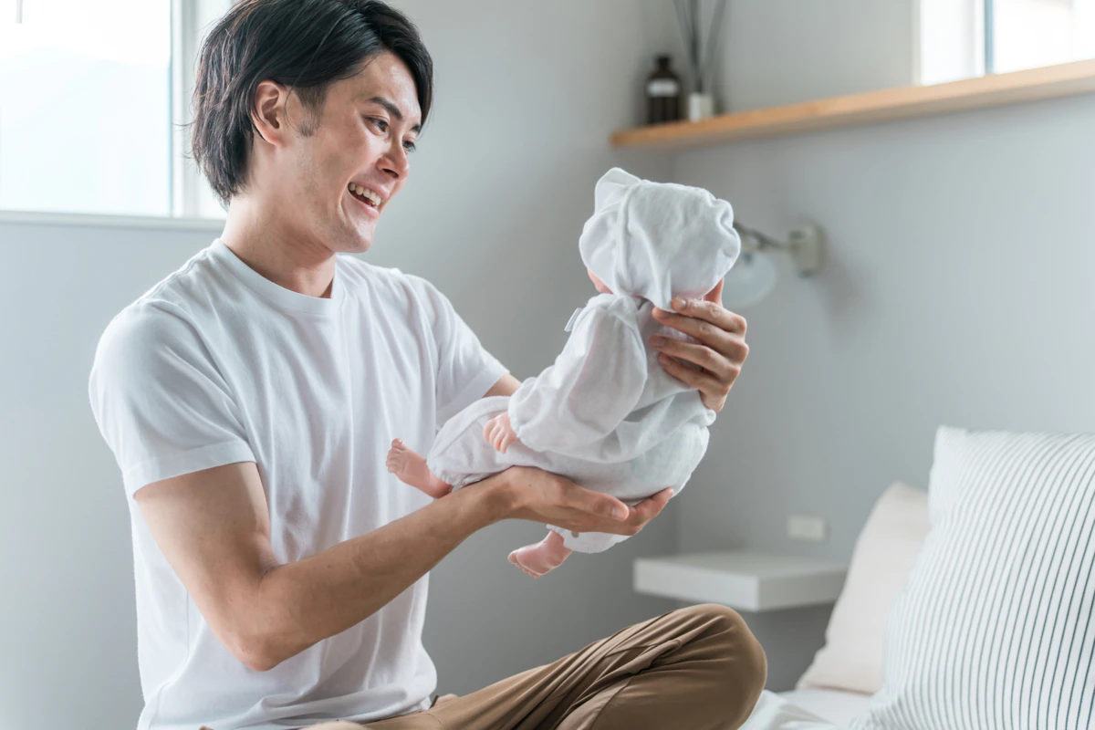 夫　赤ちゃん　おむつ