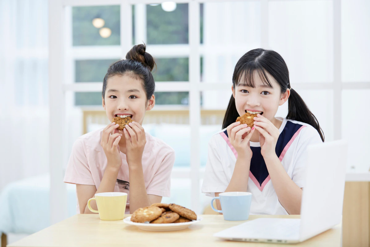 子供　友達　おやつ