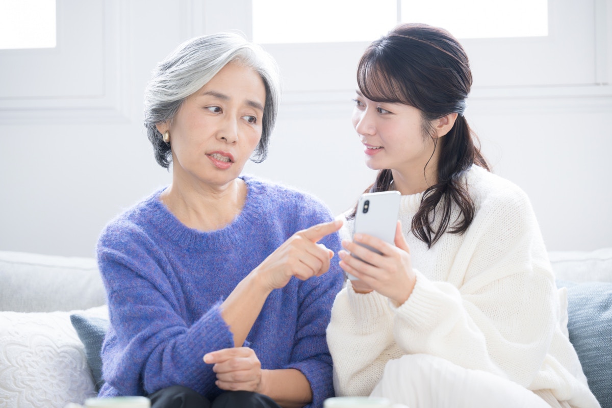 祖母　娘　悩み　話す