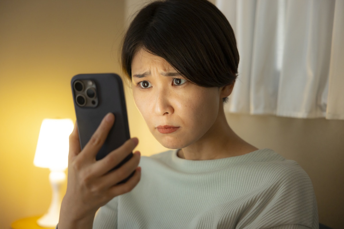 イライラ　女性　家