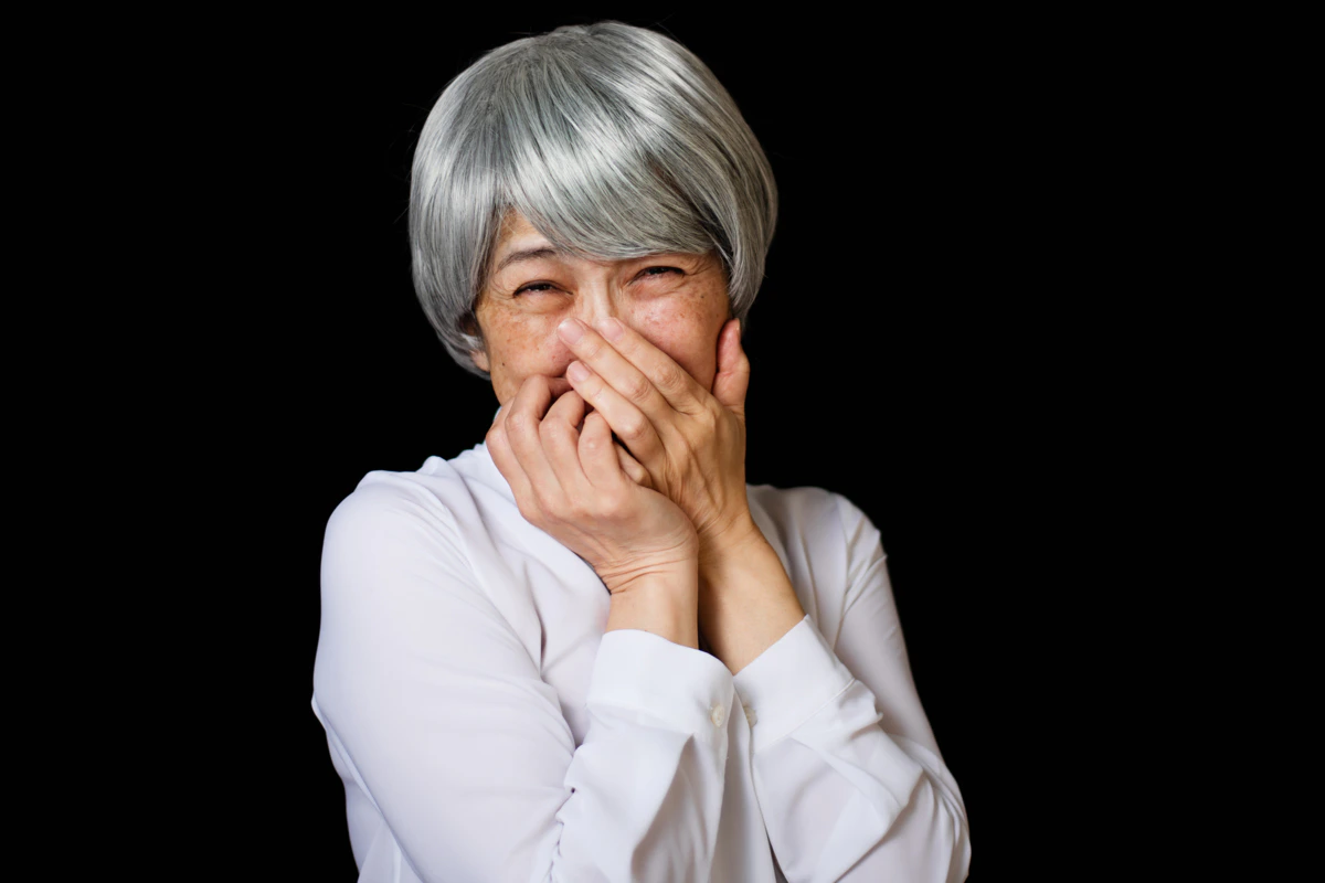 老人　女　笑う　怖い