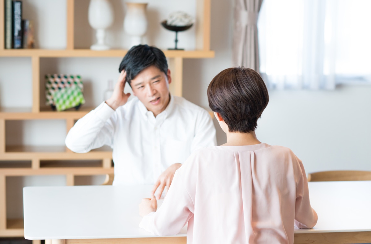 ダイニング　夫婦　喧嘩