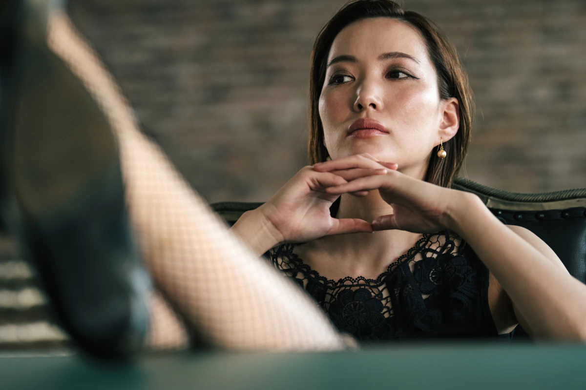 女性　美人　暗い　悪女