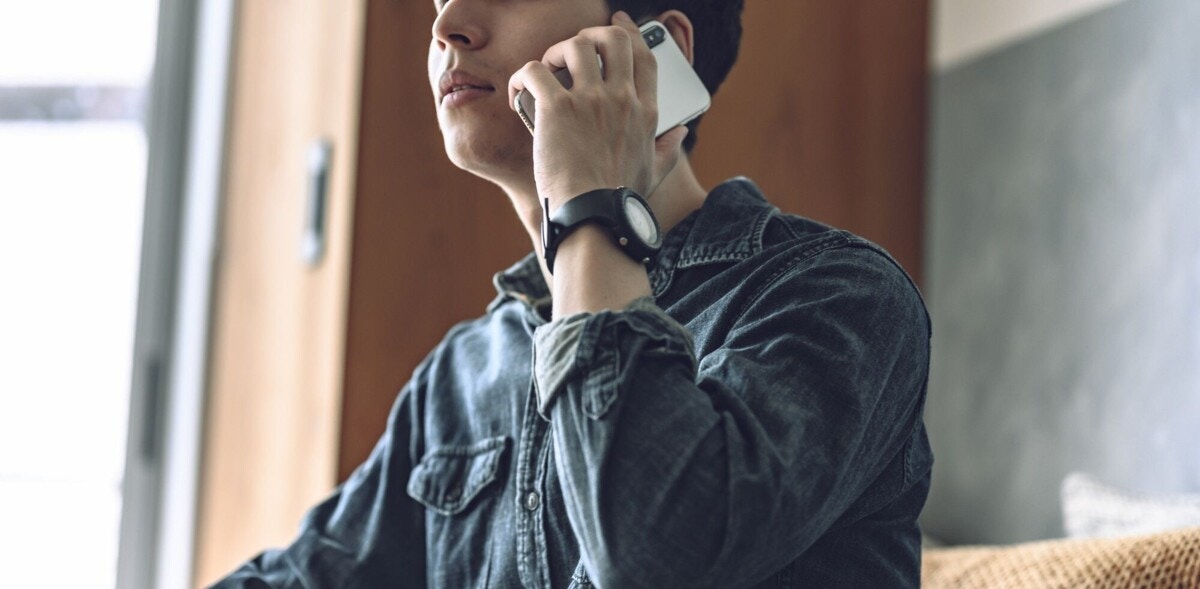 電話　男